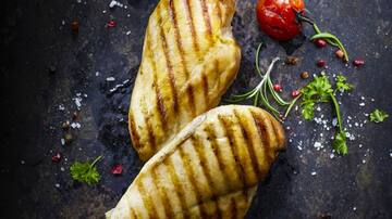 El truco definitivo para que un simple filete de pollo a la plancha sea una delicia