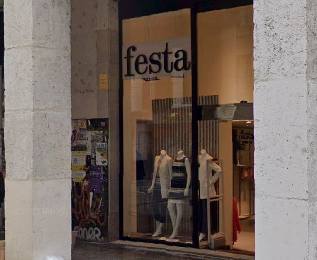 La tienda de la franquicia Festa ha cerrado en la calle Mayor