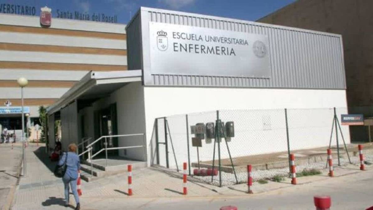 A los alumnos de la Escuela de Enfermería de Cartagena les sigue sin &quot;cuadrar&quot; el convenio