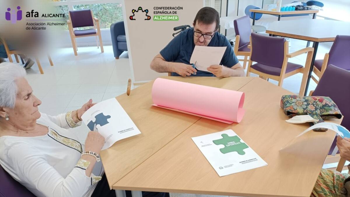 Día Internacional del Alzhéimer: Entrevista a Erika Torres, doctora del Hospital Quirónsalud Torrevieja y Alicante; y Mari Luz Rodríguez y Pablo López. de AFA Alicante