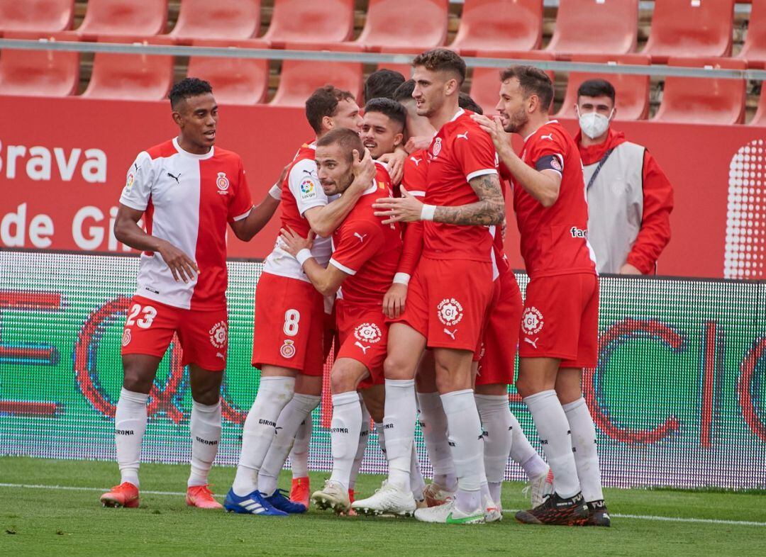 Jugadors del Girona celebrant el gol contra el Tenerife.