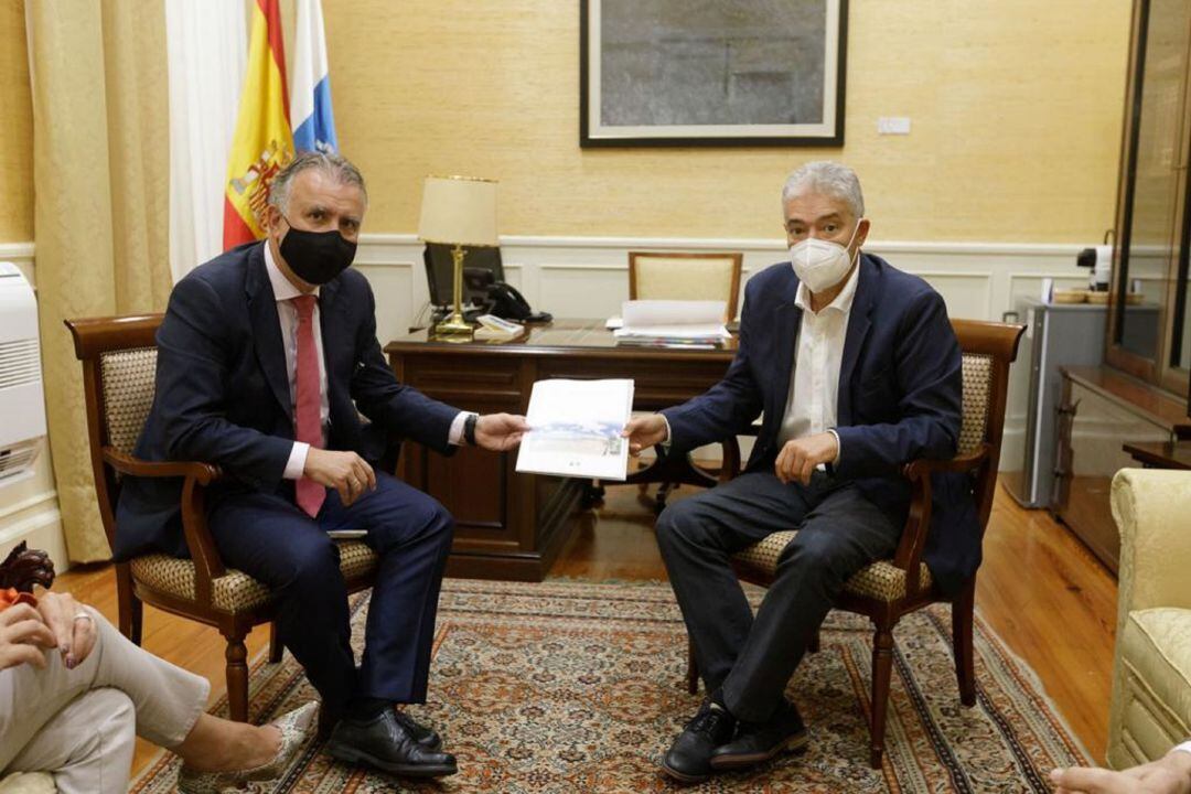 En el encuentro se solicitó que "se continúe con los trámites pertinentes para la formalización de la encomienda de gestión para formulación del Tercer Plan de Modernización de Puerto del Carmen”.