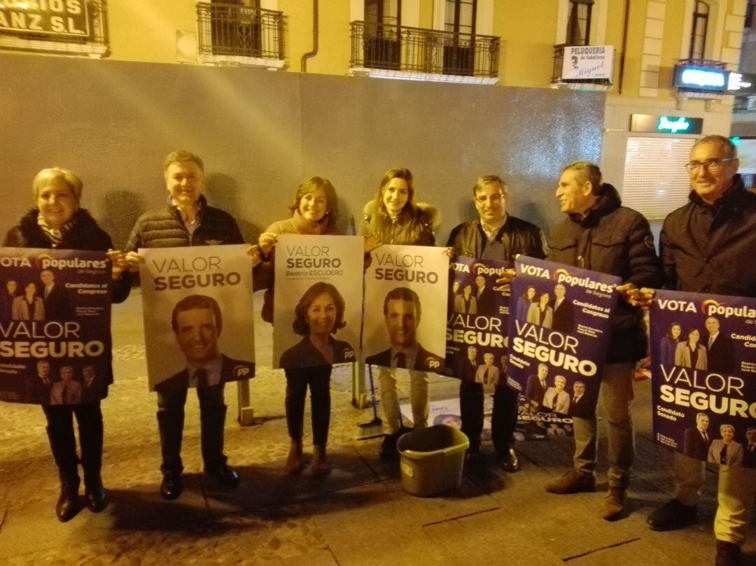 Pegada de carteles del PP