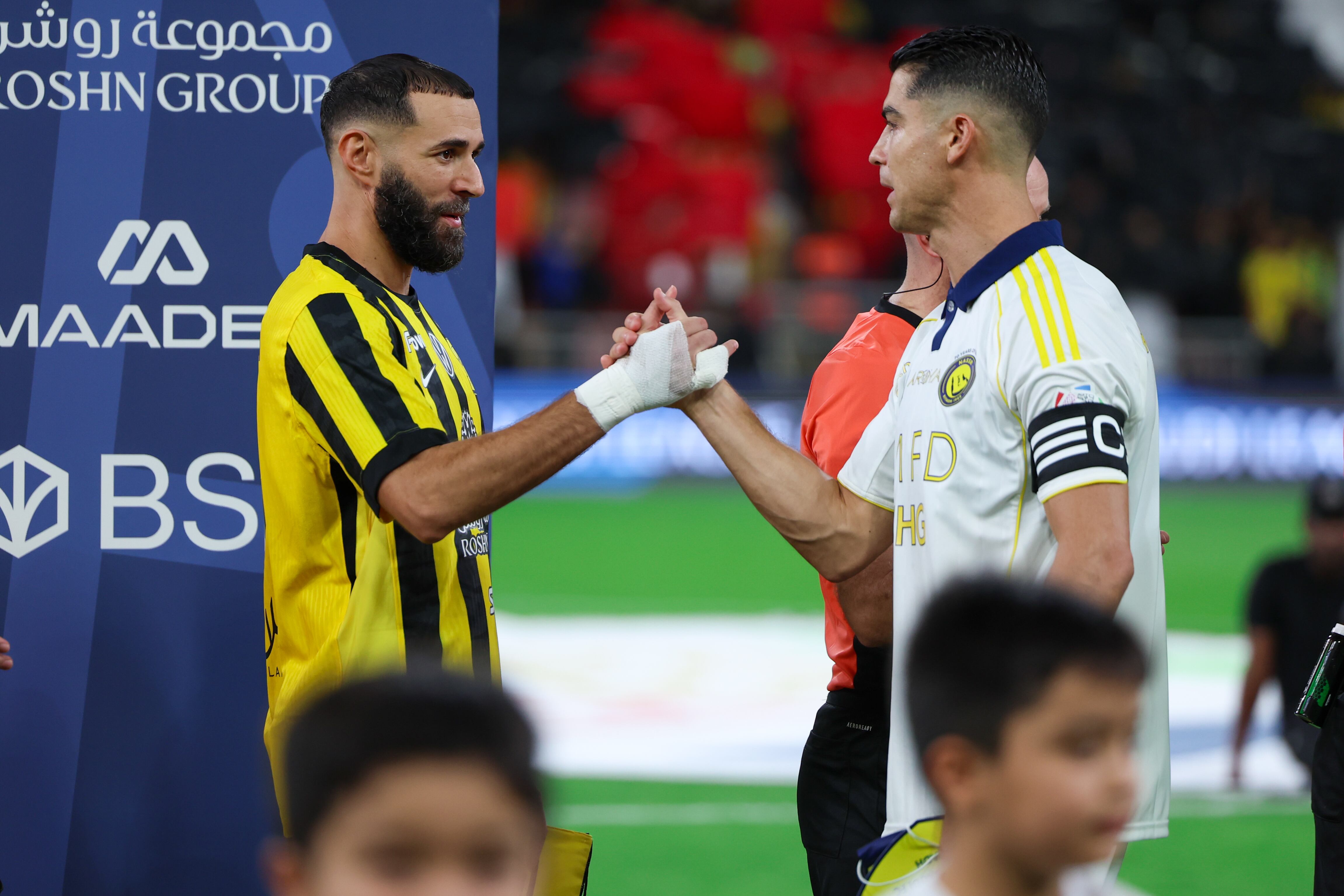 Karim Benzema y Cristiano Ronaldo en el duelo entre Al-Ittihad y Al-Nassr