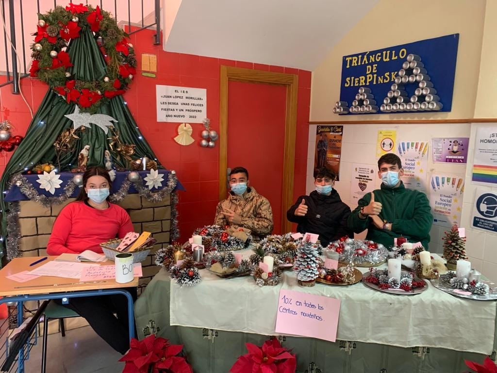 Trabajos del grupo de FP del IES Juan López Morillas de Composiciones Florales r