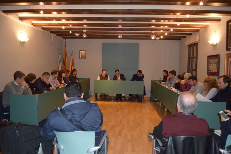 Sesión plenaria en el ayuntamiento de Benissa.