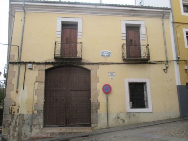 Edificio de las antiguas Escuelas Palafox de Cuenca.