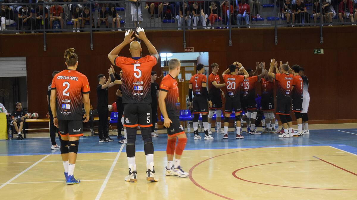 El Volei Villena Petrer sigue sin levantar cabeza y perdió en la pista del San Roque (3-0)
