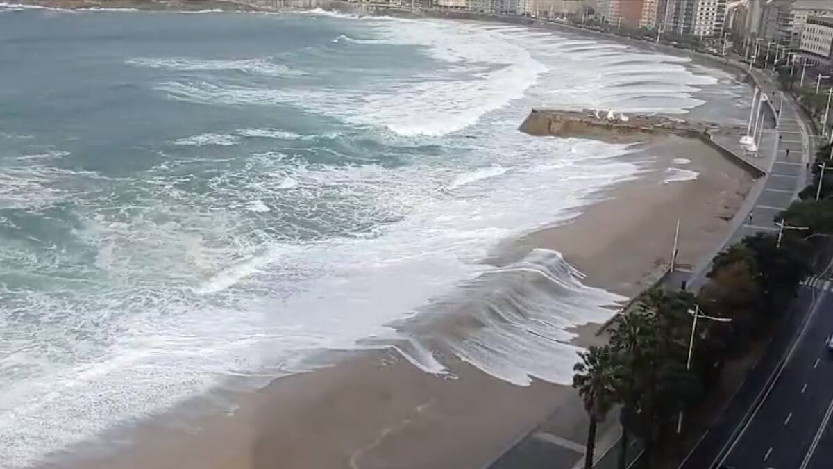A Coruña mantiene el cierre de playas, parques y jardines ante la llegada de otro frente