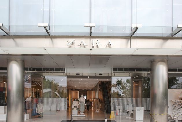 Archivo - Una tienda de Zara en el centro de Madrid.