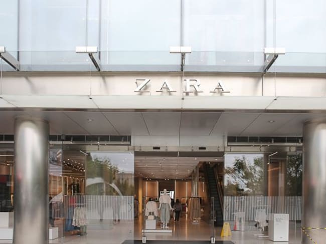 Archivo - Una tienda de Zara en el centro de Madrid.