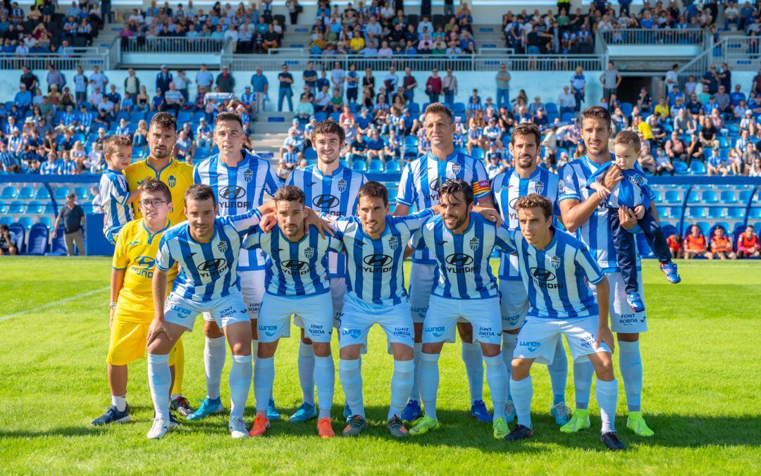 Equipo en un partido en el Estadi Balear