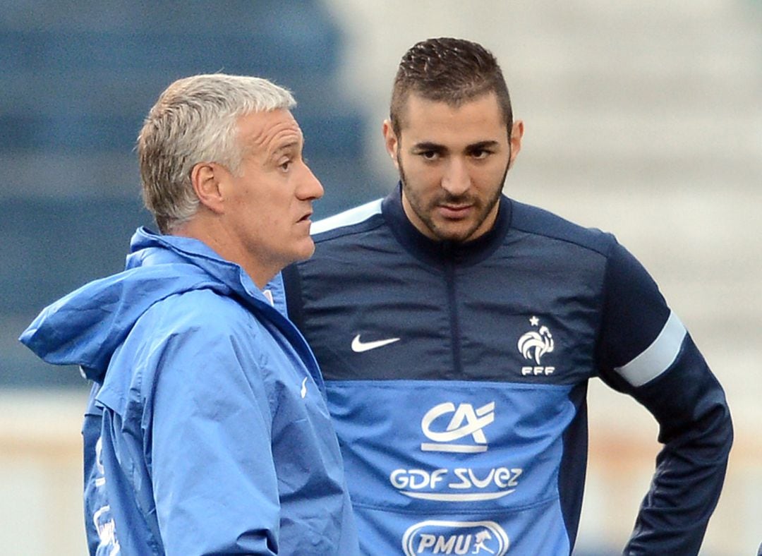 Didier Deschamps y Karim Benzema en un entrenamiento con Francia