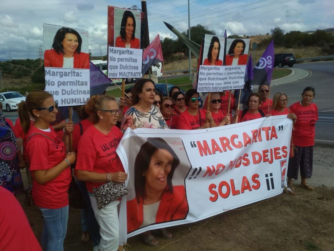 Protesta de las trabajadoras de los cuarteles militares 