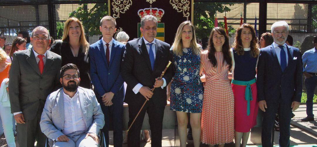 Los nueve concejales socialistas se unen a los cuatro de Podemos para conformar el gobierno municipal