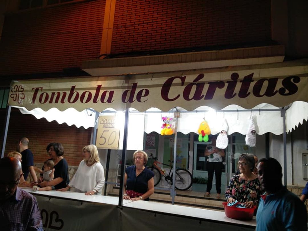 Foto de Archivo: Tómbola de Cáritas durante la Feria de Motilla