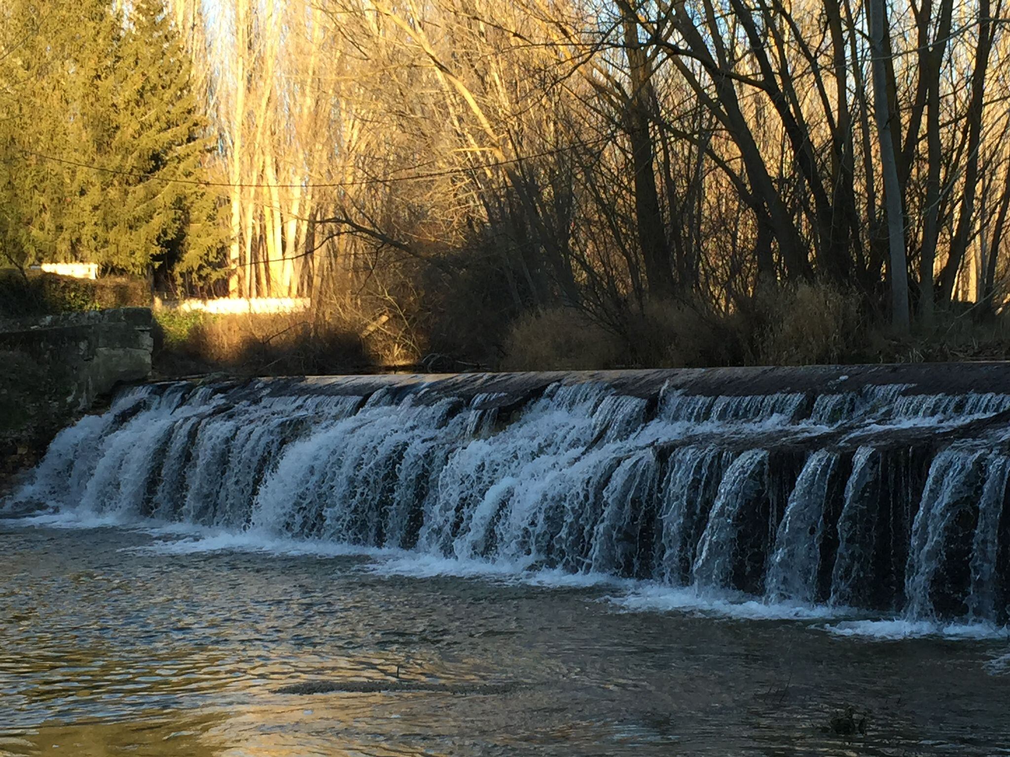 Presa del Molino Mesa, en el río Cega, ubicada entre Veganzones y Cabezuela