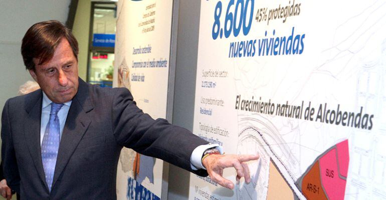 El alcalde de Alcobendas, Ignacio García de Vinuesa en la presentación del desarrollo de Los Carriles
