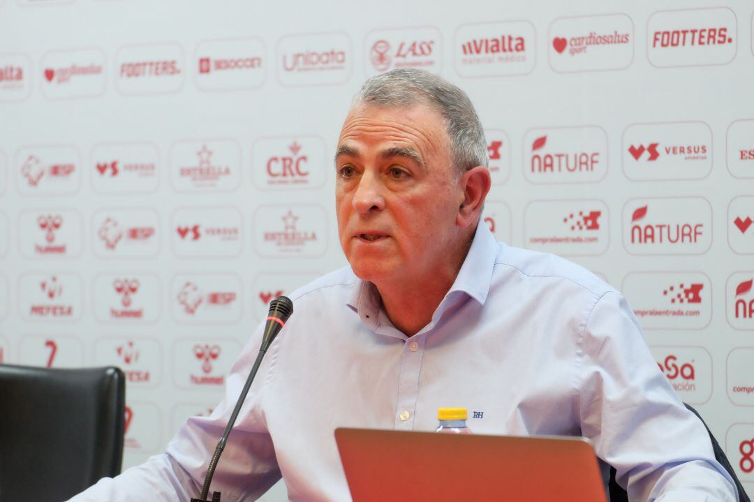 Francisco Tornel, presidente del Real Murcia, en una rueda de prensa