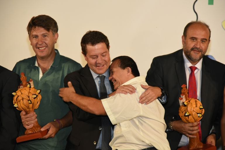 Emiliano García Page en la entrega de premios de la asociación conquense ASPADEC