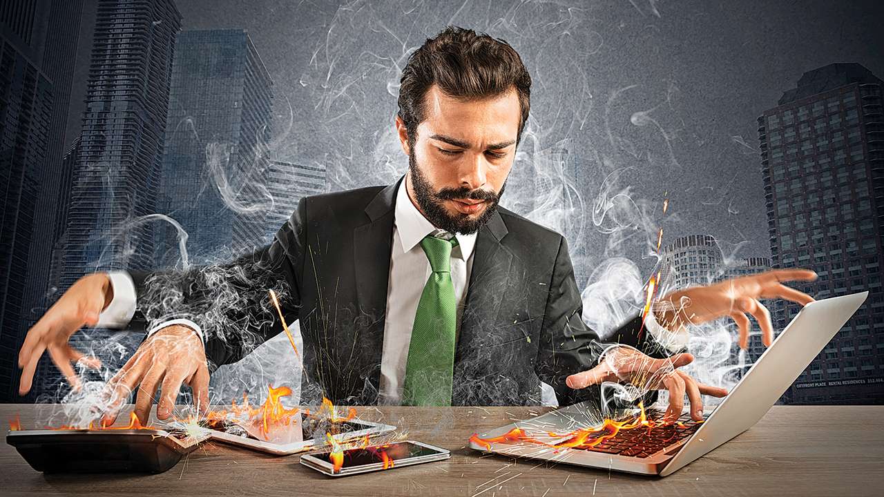 La adicción al trabajo o workaholic es parte de la sociedad