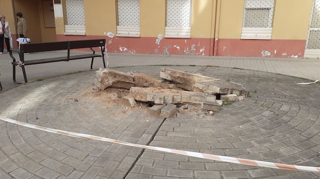 Espacio de la calle Zazuar cuya reparación reclama la asociación al Ayuntamiento de Aranda