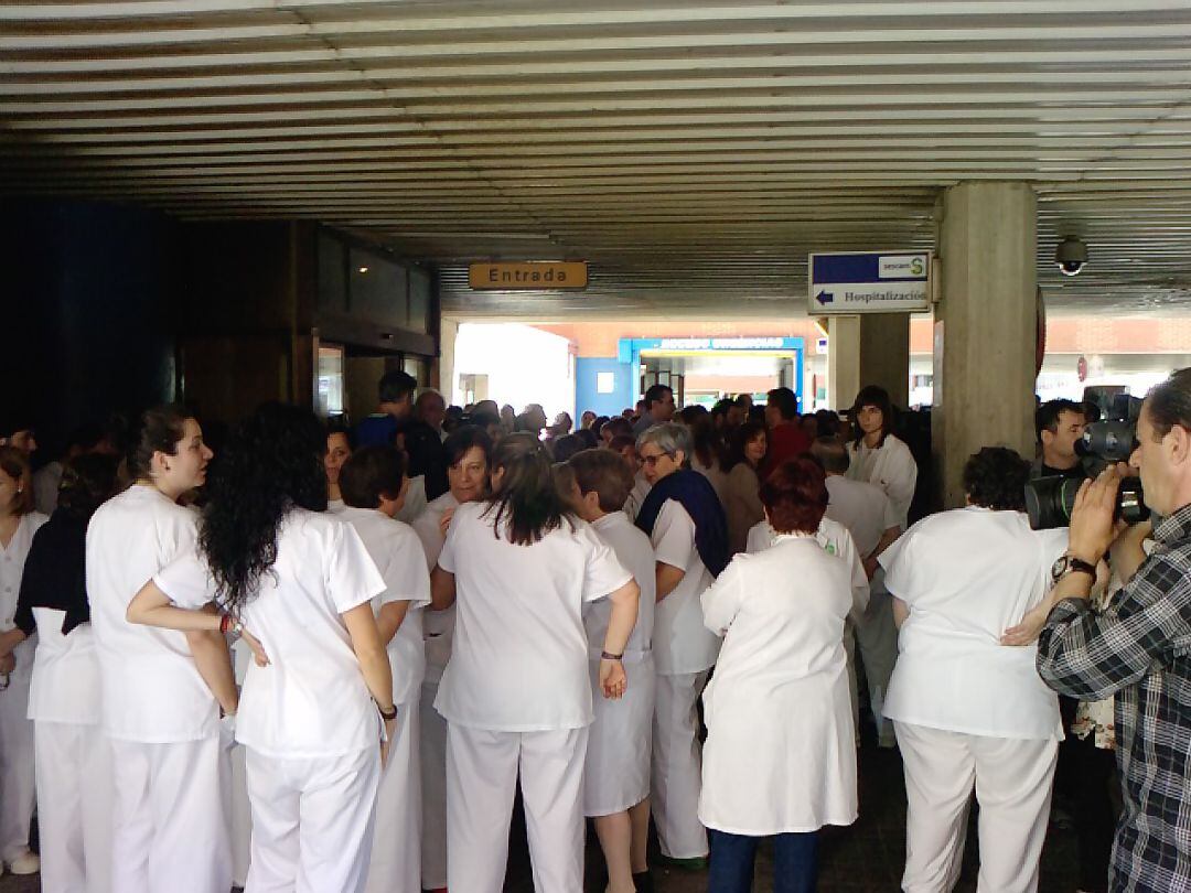 Concentración trabajadores SESCAM en el Hospital de Guadalajara