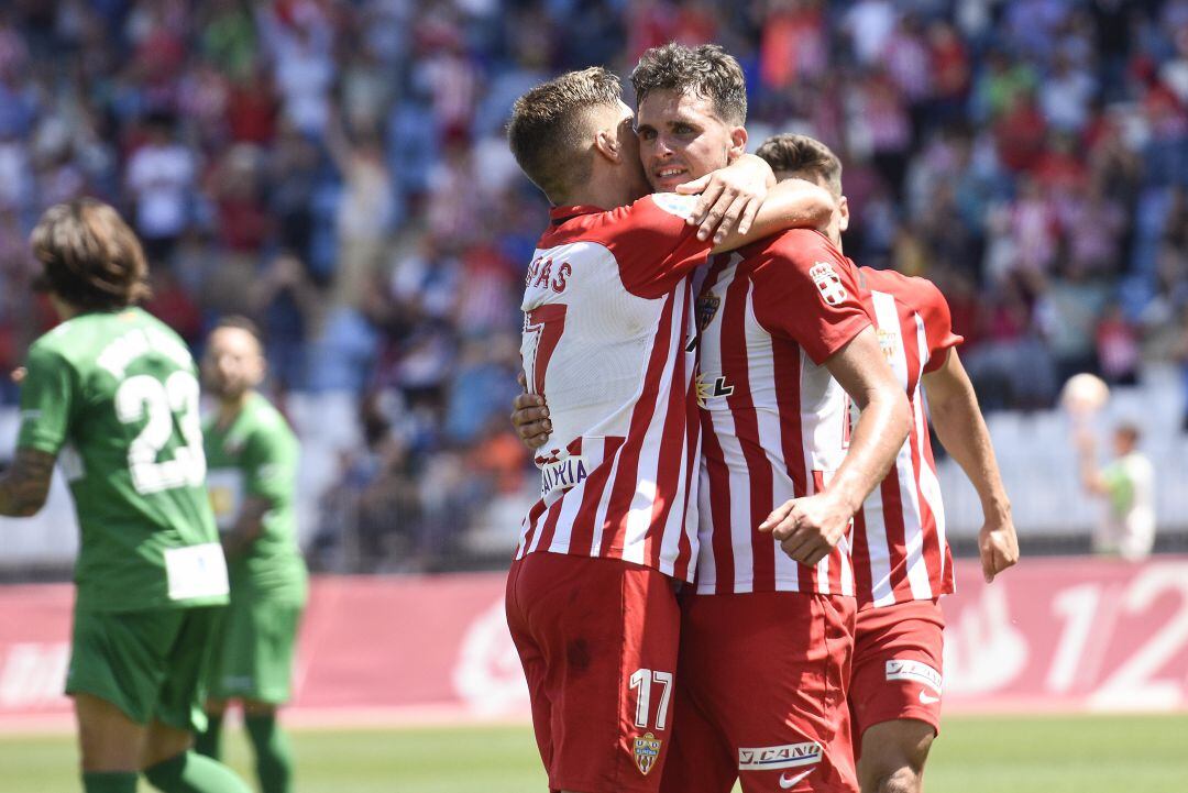 Grande Álvaro Giménez.