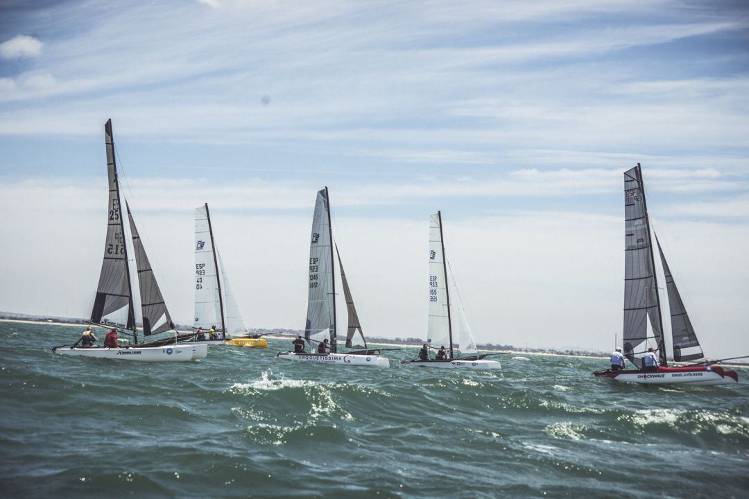 Jornada inaugural del Campeonato en aguas de la Bahía 