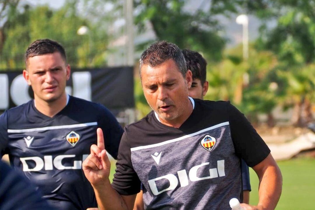 Sergi Escobar durante una sesión de entrenamiento