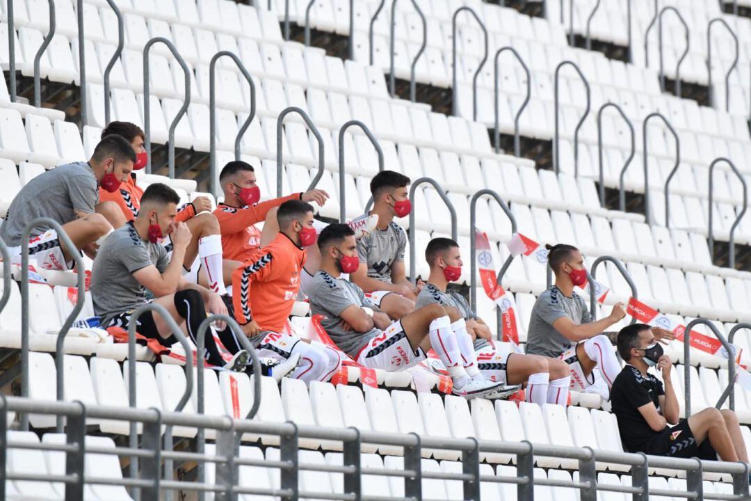 Imagen del banquillo del Real Murcia ante el Calvo Sotelo de Puertollano en Nueva Condomina