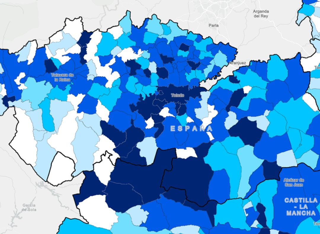 En azul oscuro los municipios con más de 400 casos por 100.000 habitantes