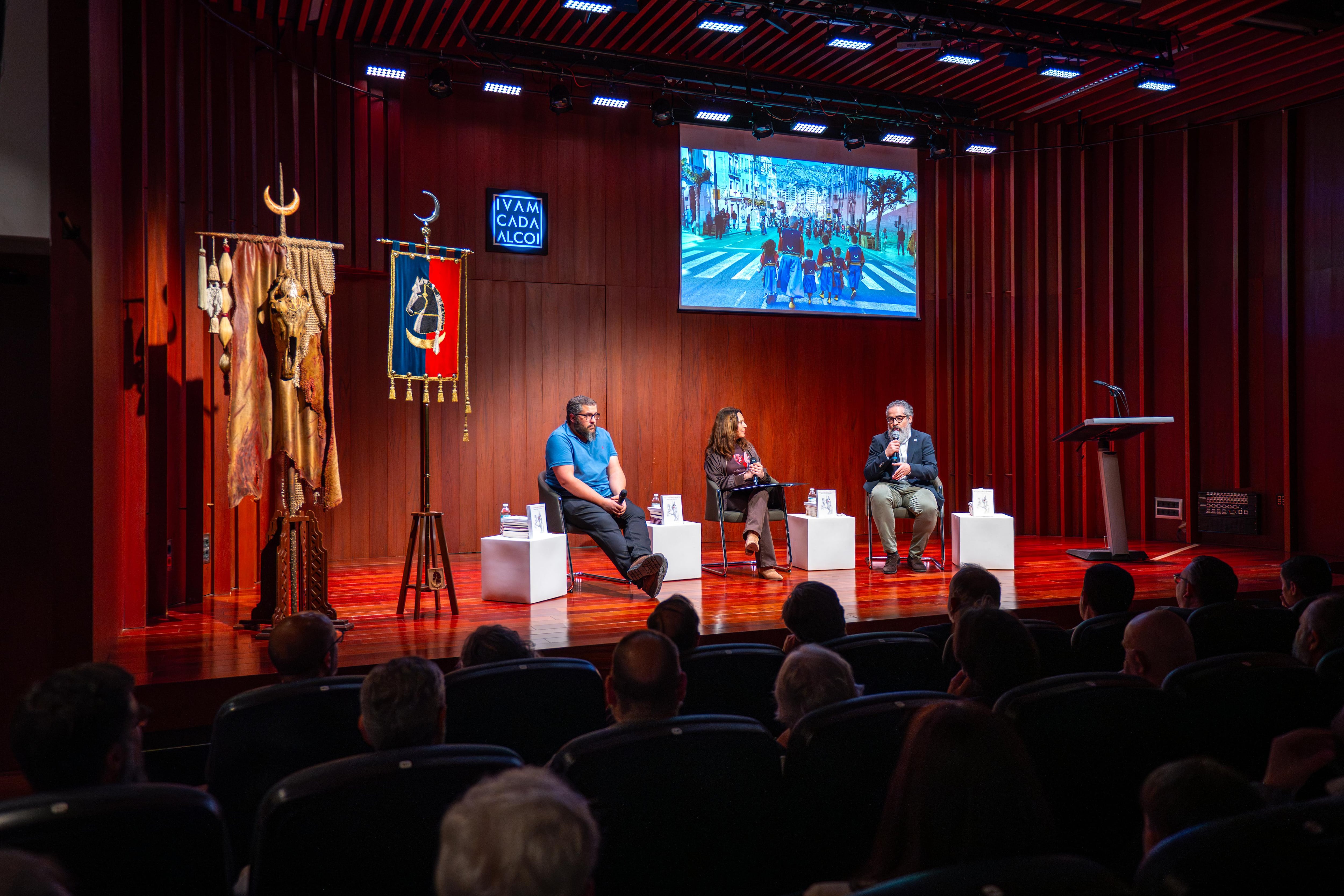 Un instant de la presentació amb els germans Jordi i Miguel Espí