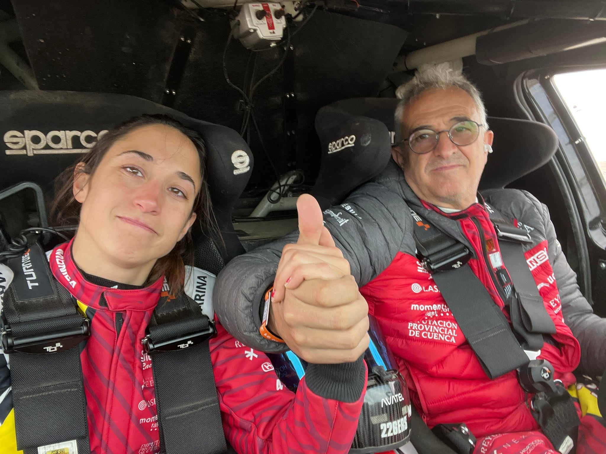 Mónica Plaza y su padre Manolo Plaza, pilotos conquenses en el Dakar 2023.