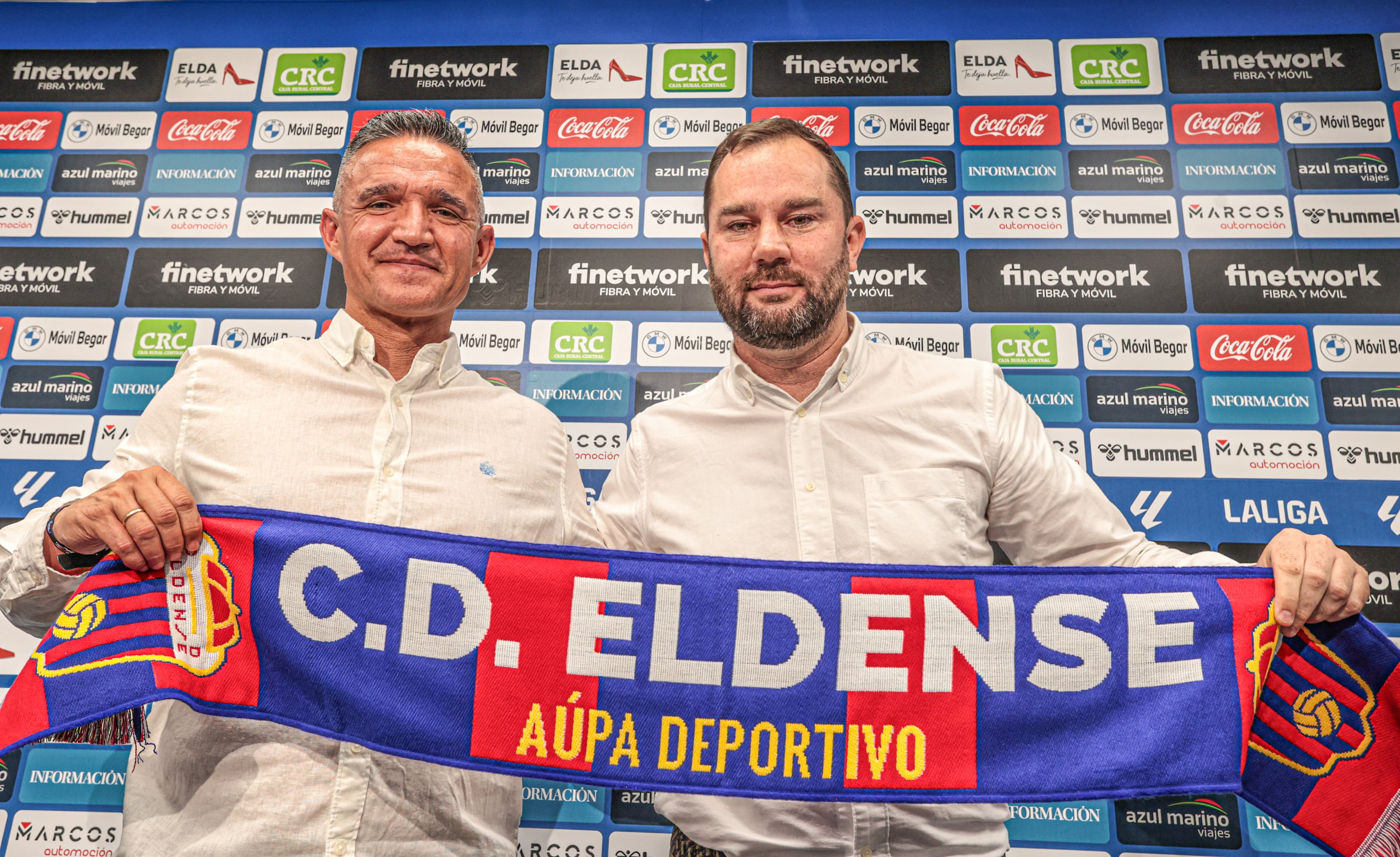 Dani Ponz (I) con el director deportivo del Eldense, Manu Guill