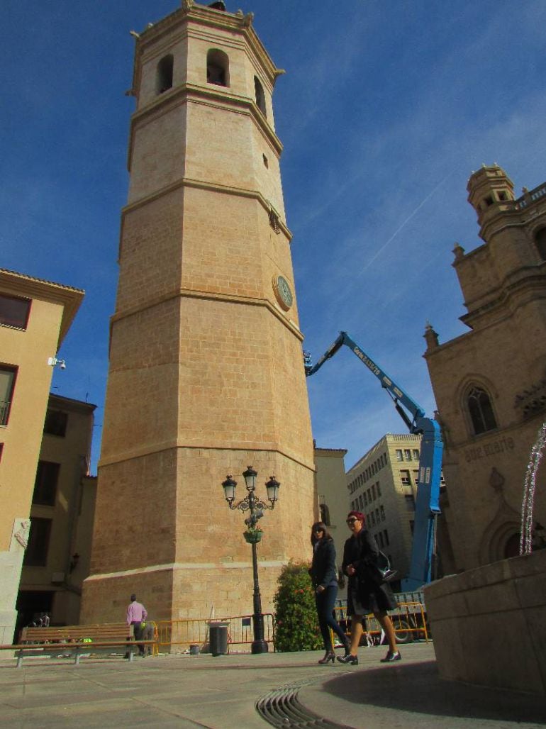 Obras de instalación de Leds en el Fadrí