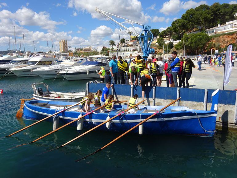 Momento de la jornada de puertas abiertas del Club Náutico de Jávea.