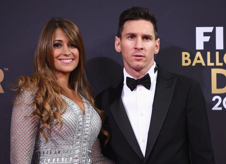 Messi, junto a su pareja en la gala de la FIFA de 2016