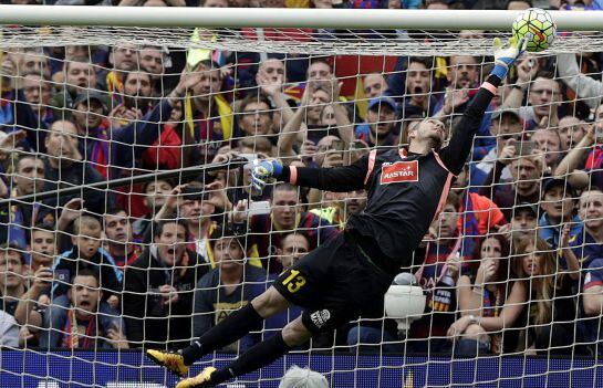 Pau López, en el último Barcelona - Espanyol.