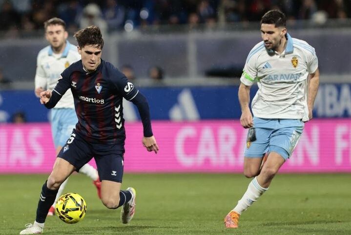 Tachi, durante el último partido que jugó ante el Éibar
