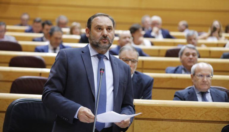 El ministro de Fomento, José Luis Ábalos, en el Senado