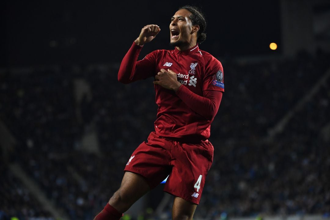 Van Dijk celebra un gol con el Liverpool la pasada campaña