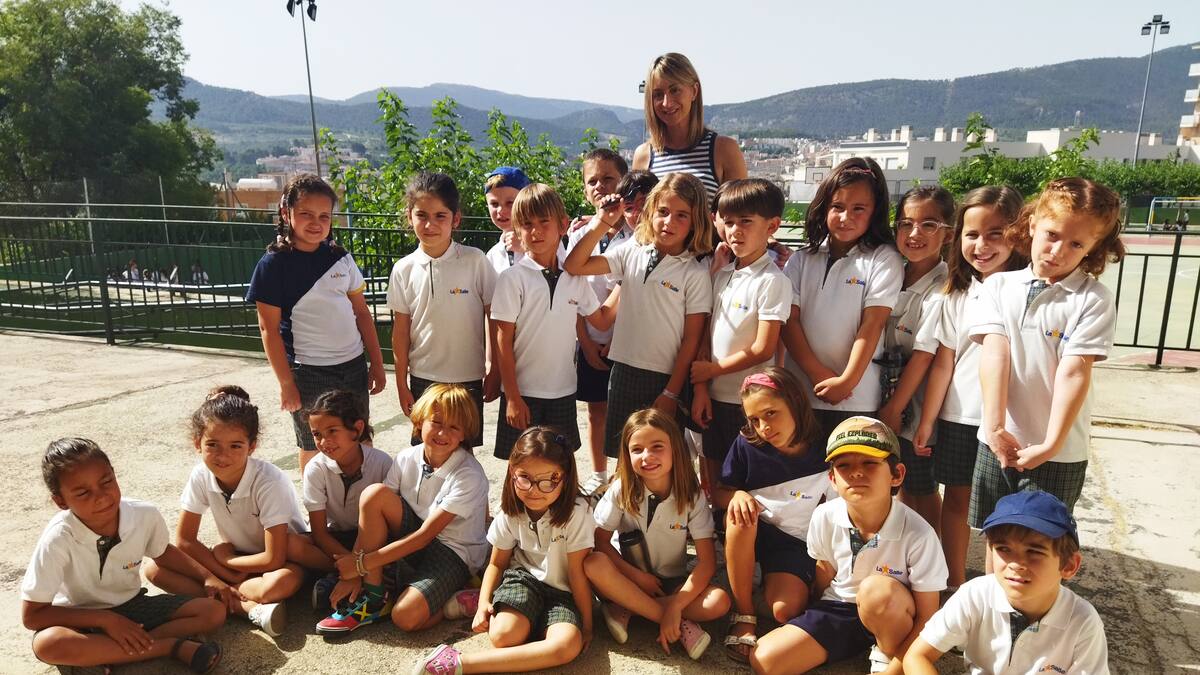 Nicolás Sánchez Linares celebra en su colegio su designación como Sant Jordiet