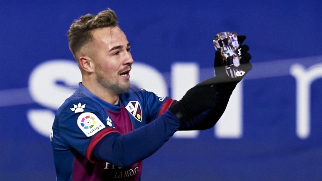 Ontiveros con la camiseta del Huesca