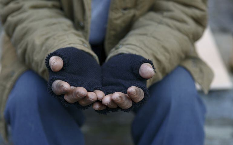 "En tiempo de crisis la desigualdad de renta aumenta, pero en tiempos de mejora económica no disminuye", según Cáritas