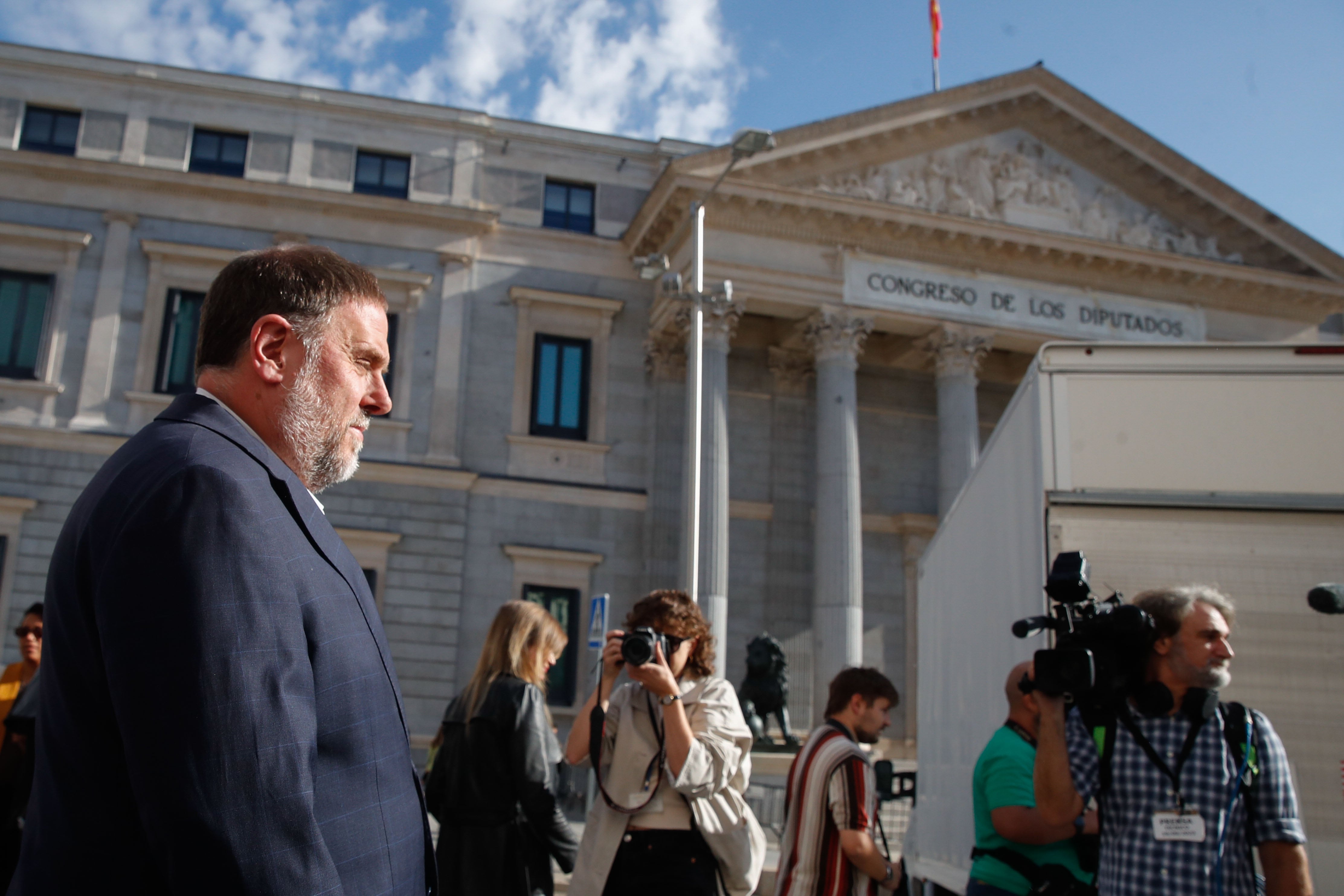 El presidente de ERC, Oriol Junqueras, a las puertas del Congreso.