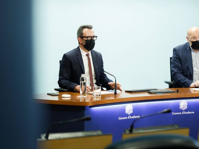 El ministre d’Afers Socials, Habitatge i Joventut, Víctor Filloy, i el director del departament d’Afers Socials, Joan Carles Villaverde