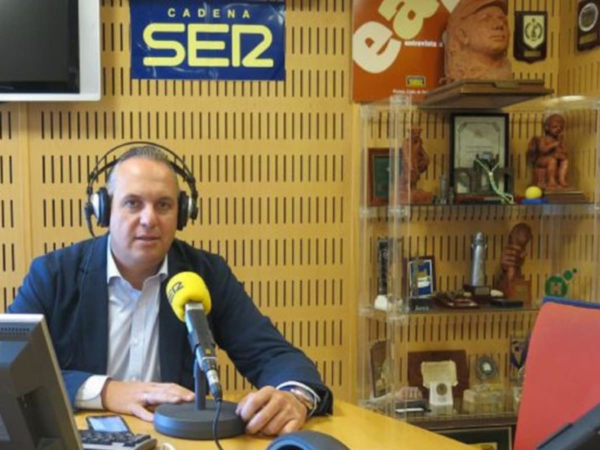 El PSOE sanroqueño arropa a Ruiz Boix en su enfrentamiento con Romero