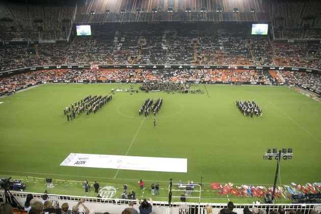 Actuación de las bandas Municipales Castellón Valencia y Alicante