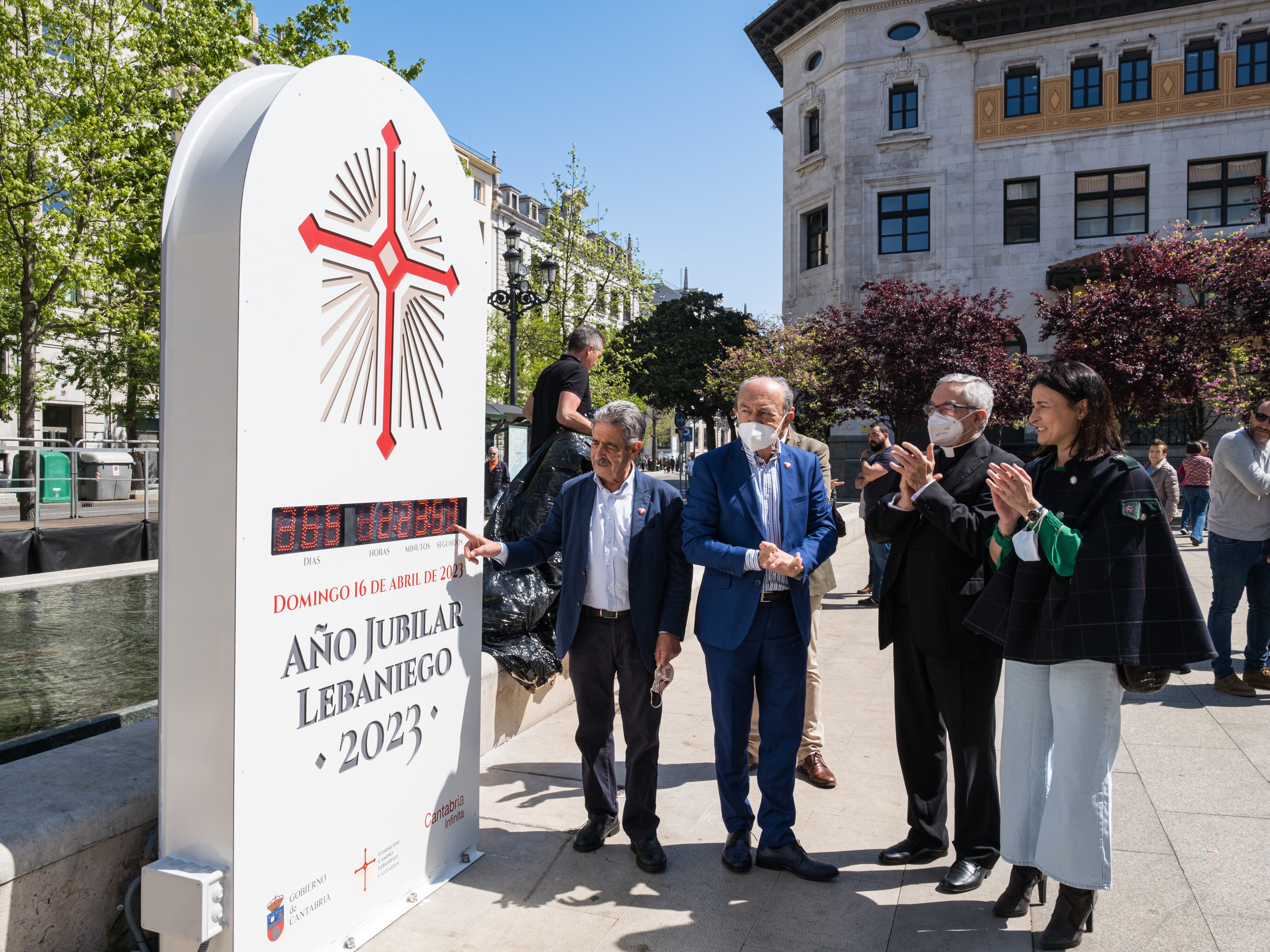 Inauguración del reloj de cuenta atrás del Año Jubilar Lebaniego 2023.